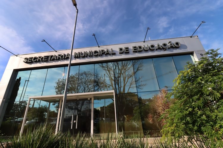 Secretaria-de-Educacao-fachada-2025-Emerson-Dias_NCom-3-750x500-1