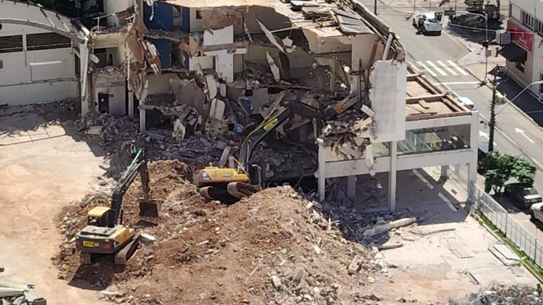 132cbe255fcd56843c95bc0b027f5c90