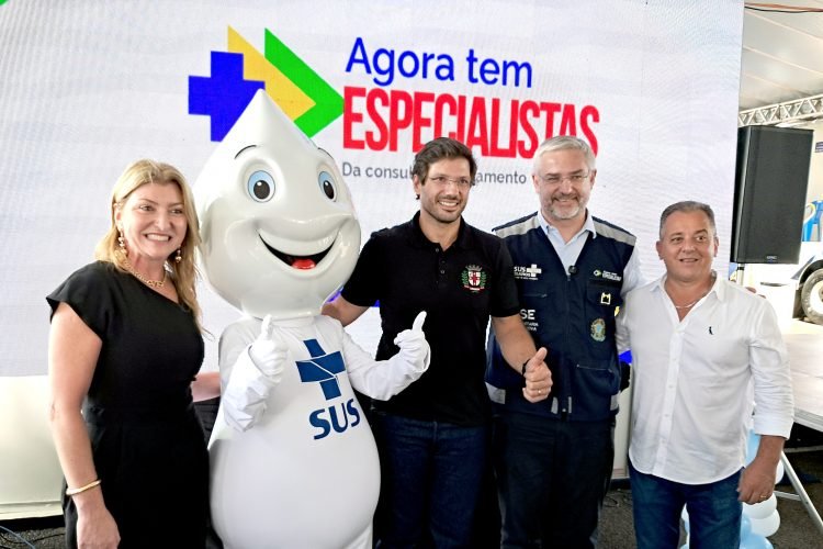 lancamento-unidades-moveis-Especialistas-Sec-Saude-Rakelly-Calliari_NCom-0-750x500-1